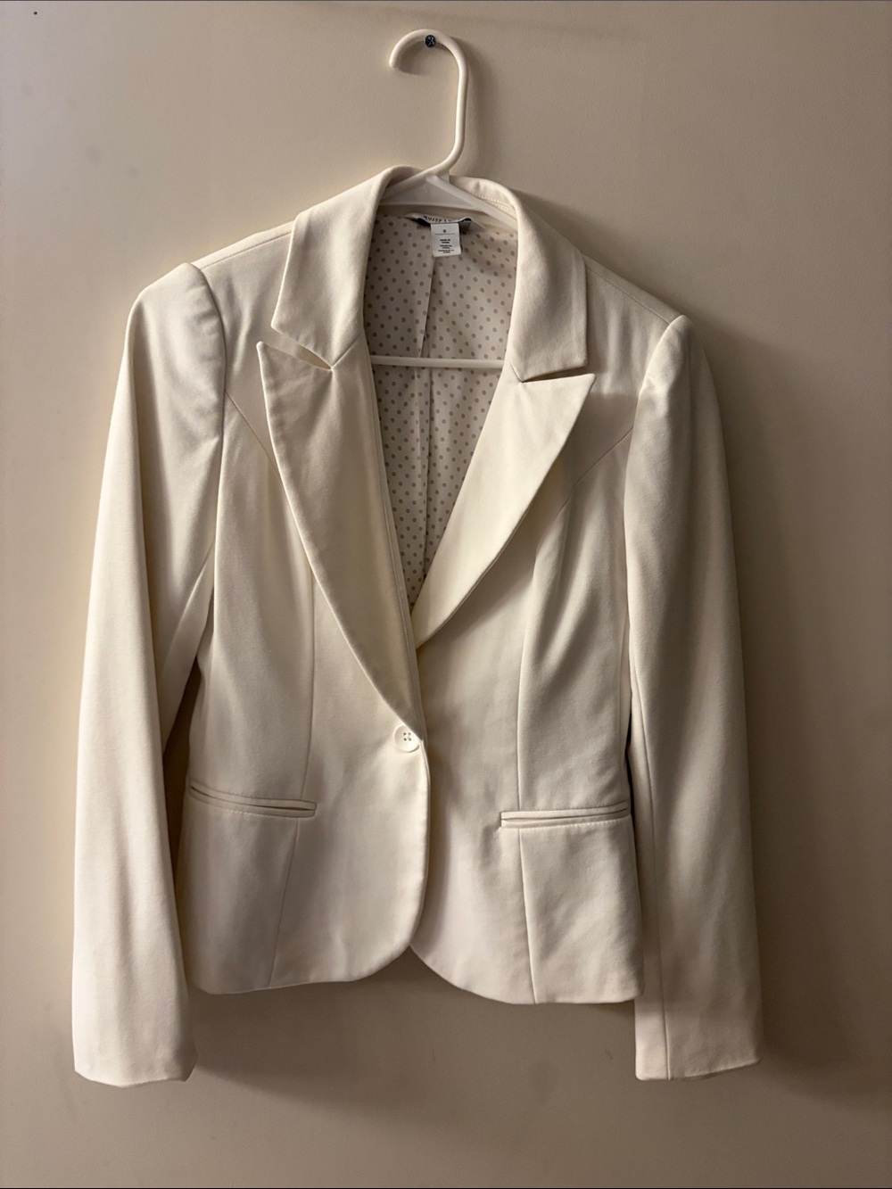 White House Black Women’s Cream Tailored Single-Button Blazer